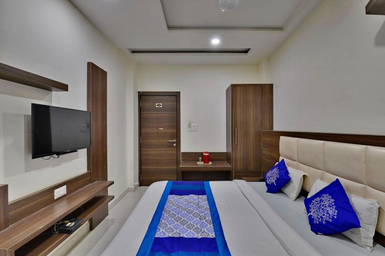 Hotel Amar Palace Ujjain Exterior photo
